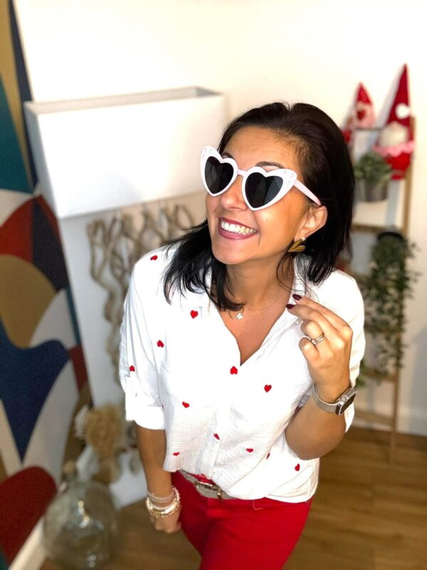 Chemise Blanche avec Cœur Rouge