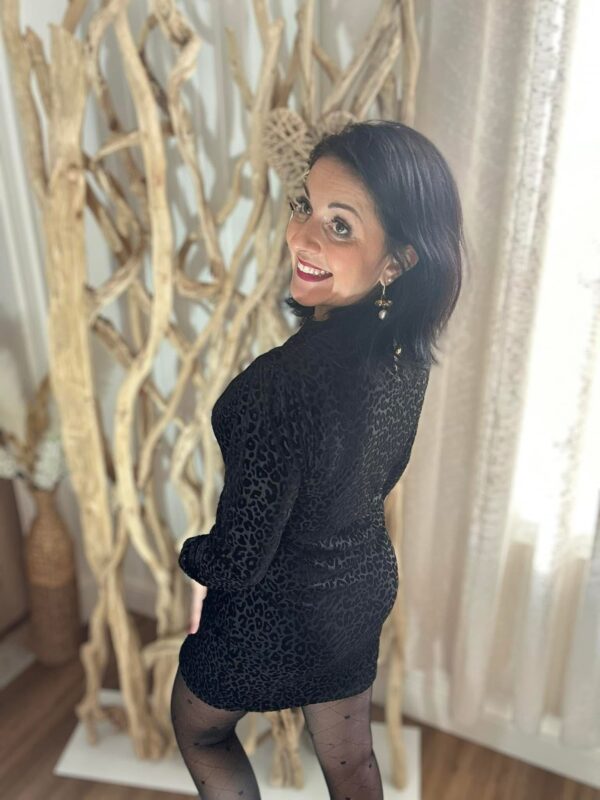 Robe Velours Noir – Image 2