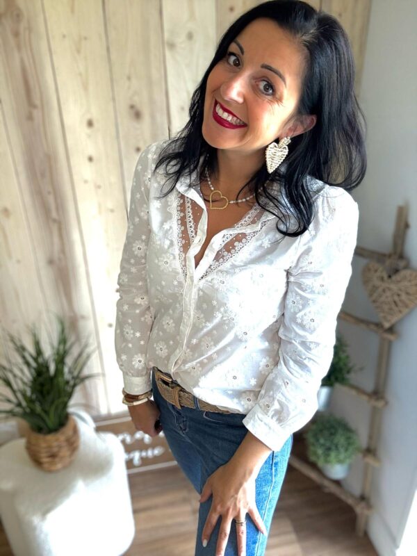 Chemise blanche brodée