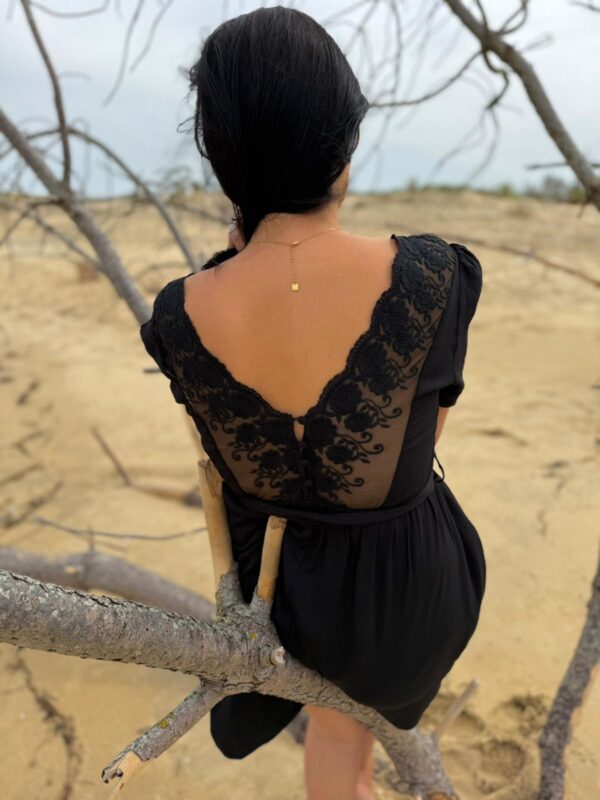 Robe noire courte – Image 3