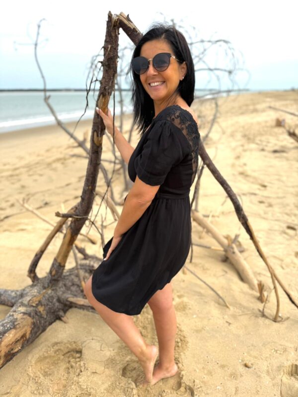 Robe noire courte