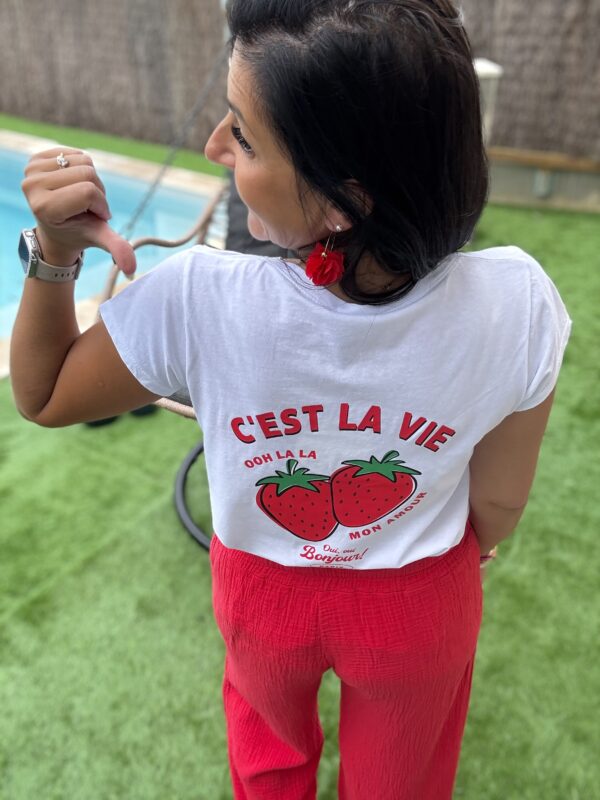 T-shirt “C’est la vie” - Fraises – Image 2