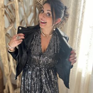 Robe noire sequins -Col cache-coeur